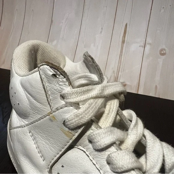 CELINE Womens White Calf Leather High-Top Logo Sneakers
SIZE 36 EU / 6 US - Picture 11 of 15